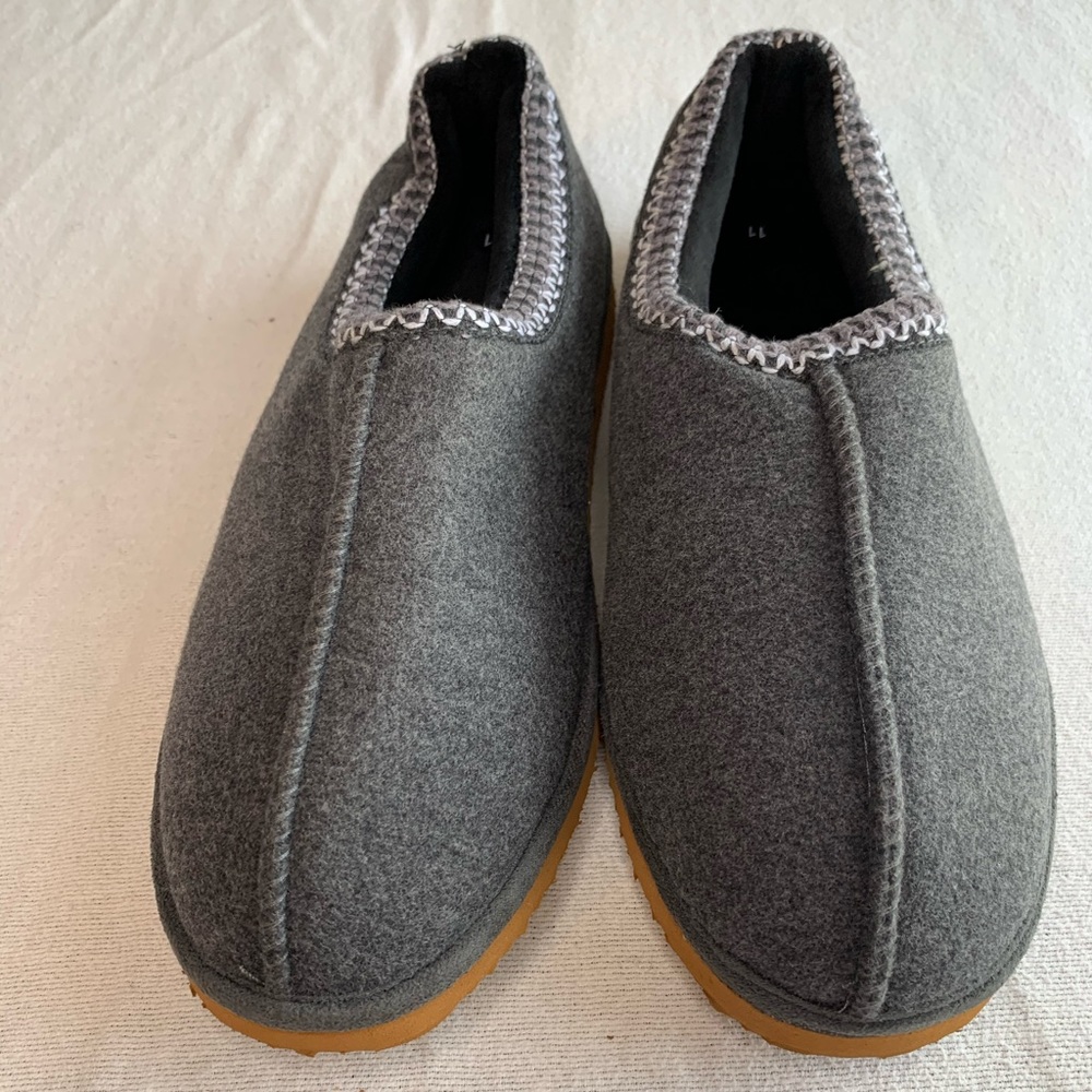 Men’s cozy memory foam slippers